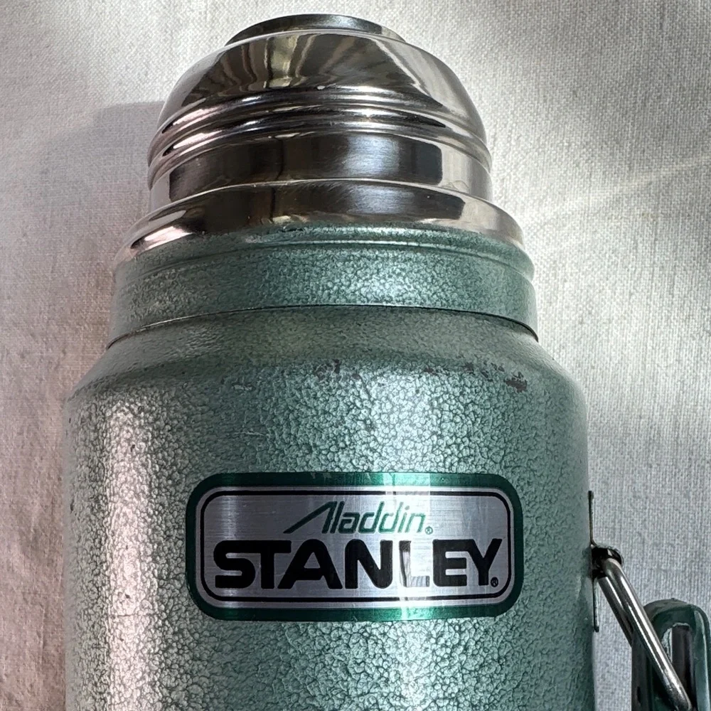 Vintage Aladdin Stanley Hammertone Green Insulated Thermos with Silver Accents - Picture 2 of 15